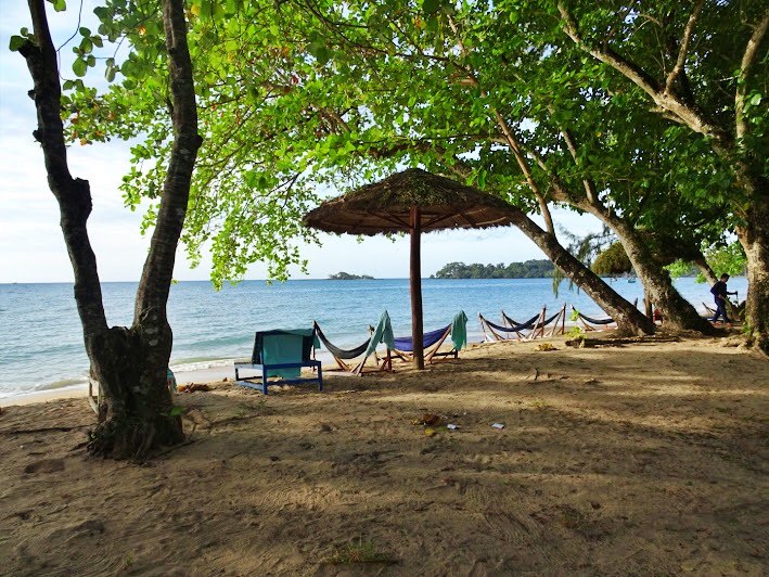 Wake up by the beach and practice a yoga lesson in Vung Bau Bay, Phu Quoc 
