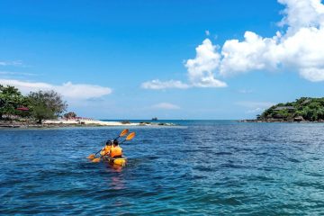 Kayaking in The Mong Tay Peninsula, Vung Bau Bay, Phu Quoc island